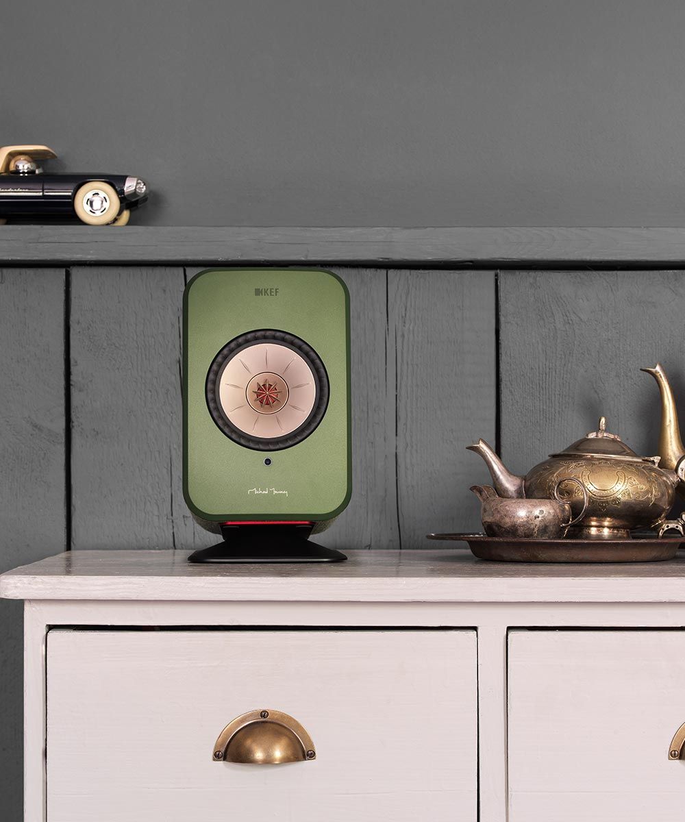 Kef 228312 Стойки KEF P1 DESK PAD SILVER (SP4013GA)