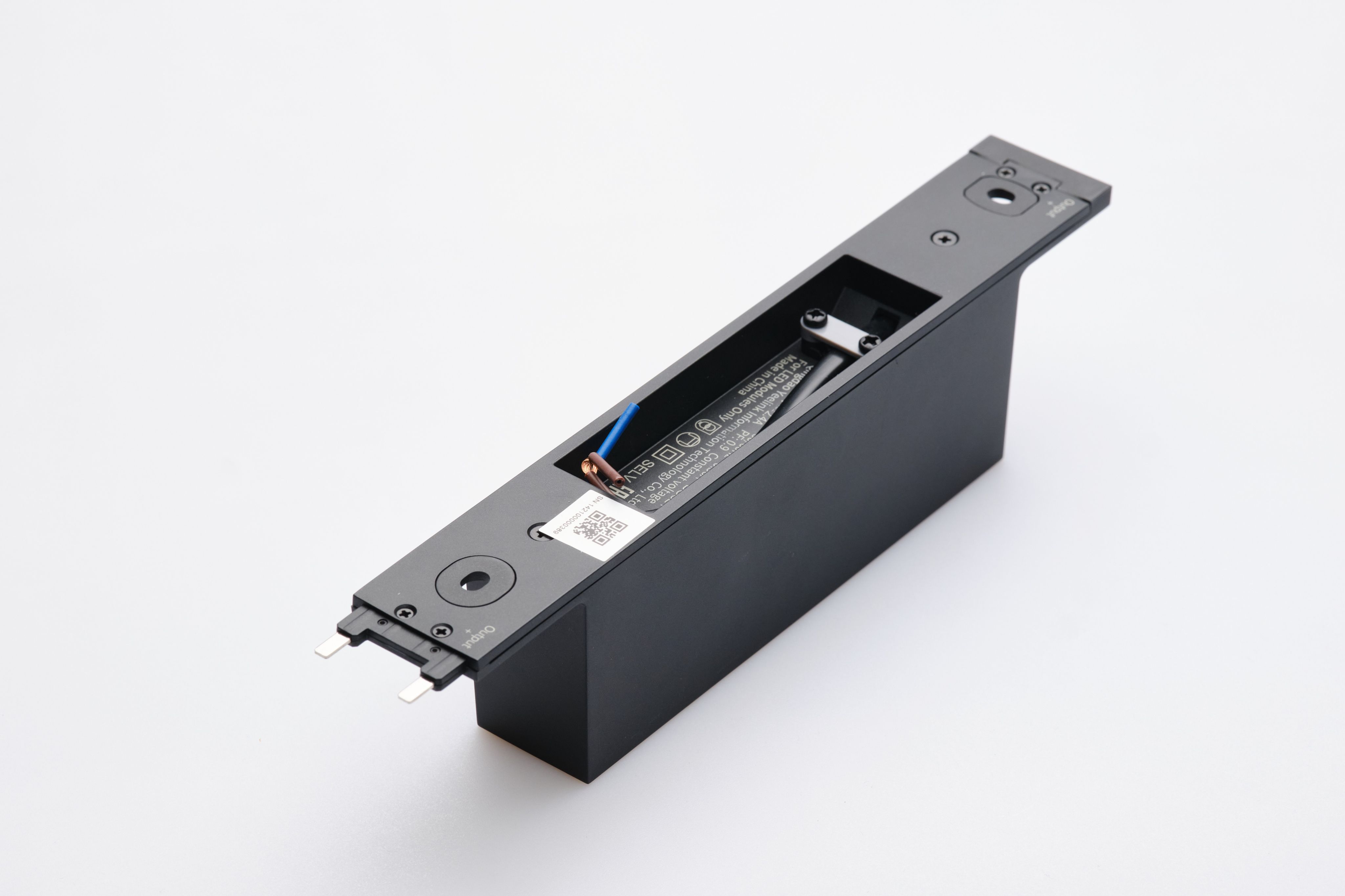 Yeelight YP-0251-B Блок питания Yeelight Pro P20 для магнитного трека, 110 Вт, черный, компактный YP-0251-B