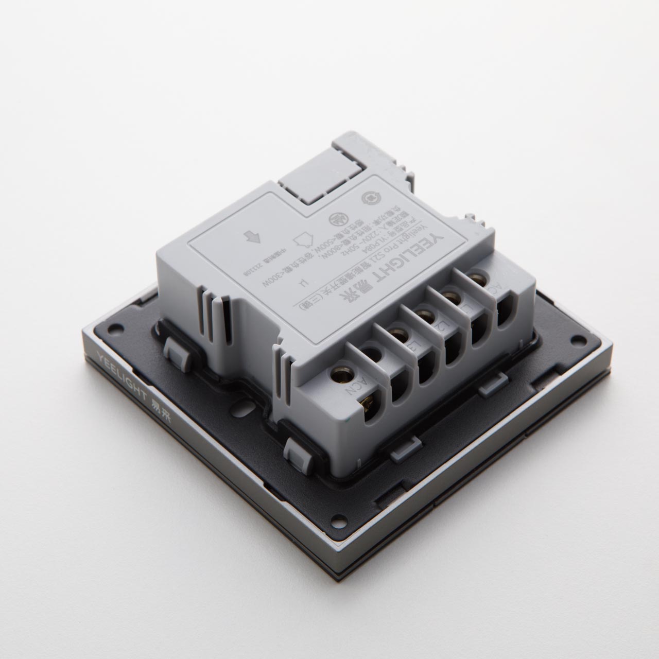 Yeelight YLP084 Выключатель Yeelight Pro, серия S21, проводной, 3 клавиши, серый (N L)