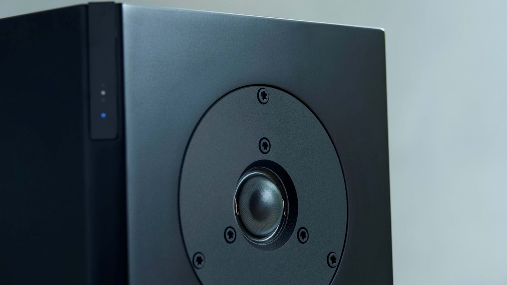 Dynaudio 166626 Напольная акустика Dynaudio FOCUS 60 XD White satin, цвет: Серый