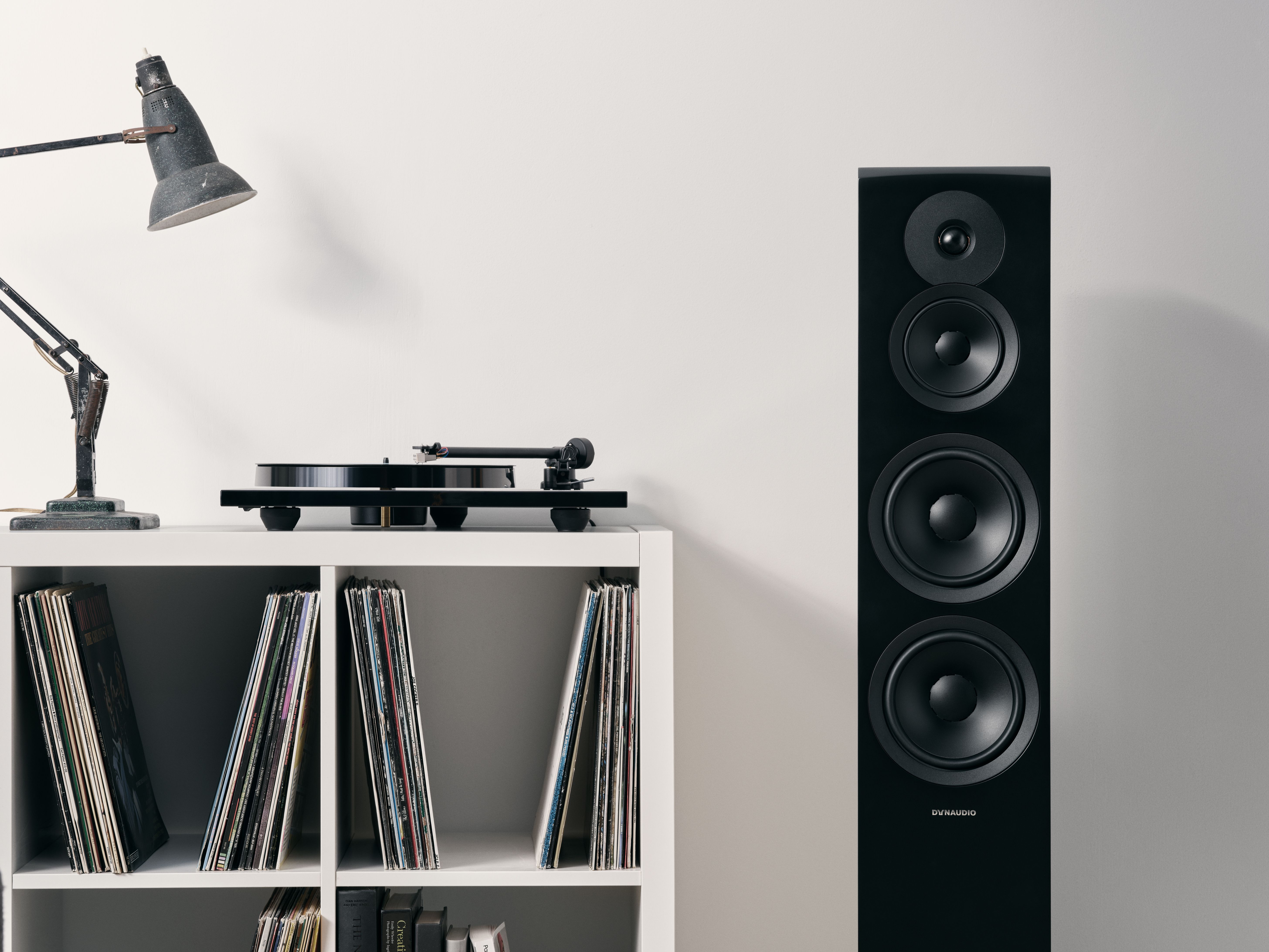 Dynaudio 248583 Напольная акустика Dynaudio New Emit 50 black, цвет: Чёрный