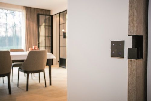 Tense KNX_INTB4 Сенсорный выключатель KNX Intensity Bronze 4F, цвет: Коричневый