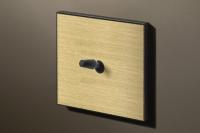 Lithoss LI0010118 Двухпозиционный переключатель Cockpit, цвет: Латунь / Черный, оттенок: Текстурированный (конус)