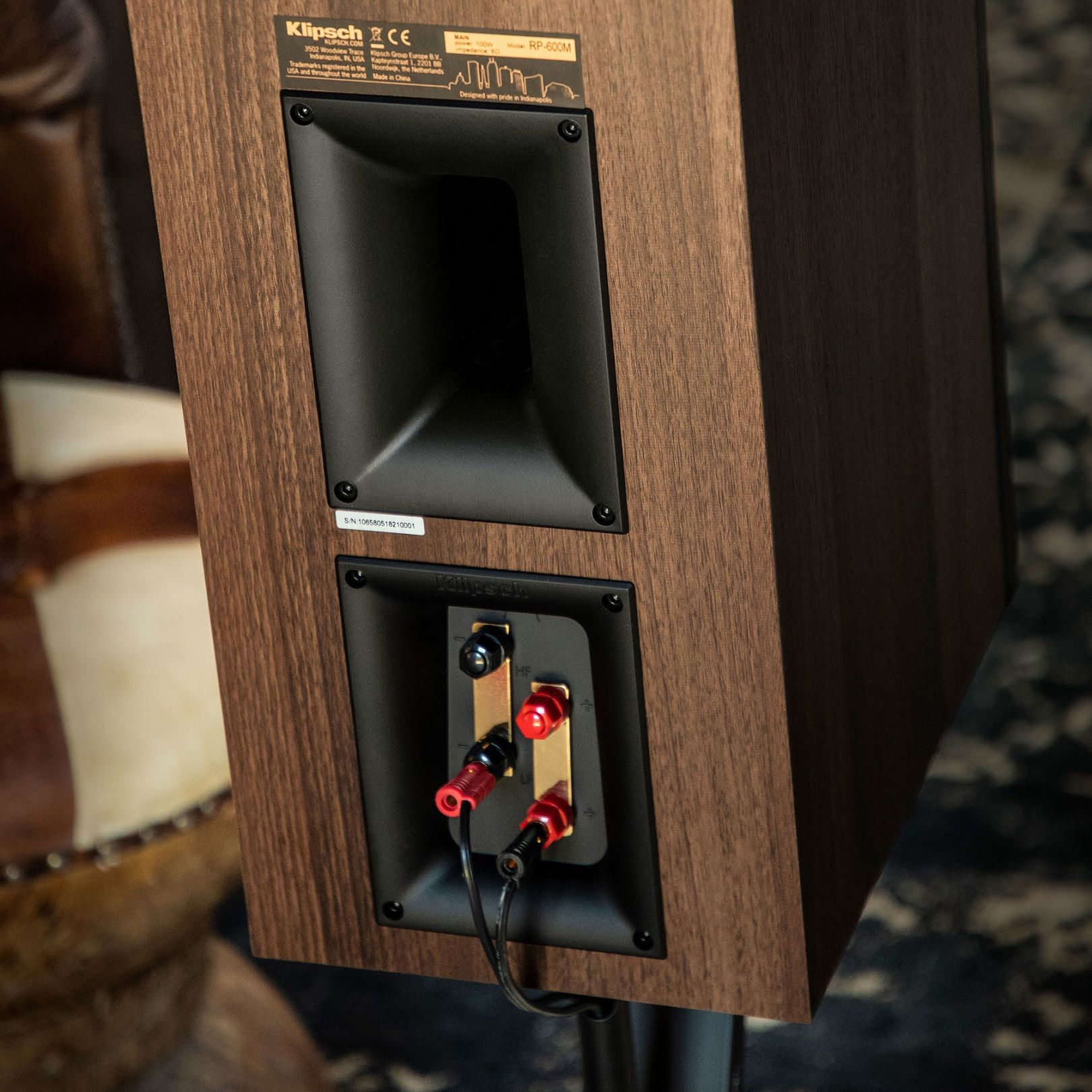 Klipsch 192414 Полочная акустика Klipsch Reference RP-600M walnut, цвет: Темно - коричневое дерево