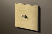 Lithoss LI0010113 Двухпозиционный переключатель Cockpit, цвет: Латунь, оттенок: Рифленый