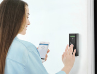 2N 916115 2N® Access Unit M Bluetooth и RFID