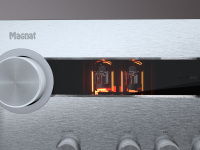 Magnat 254143 Интегральный усилитель Magnat MA 900 silver, цвет: Серебристый